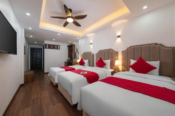 DELUXE TRIPLE ROOM