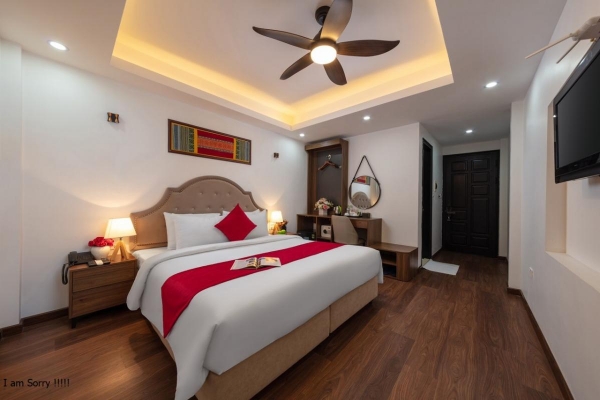 DELUXE DOUBLE ROOM